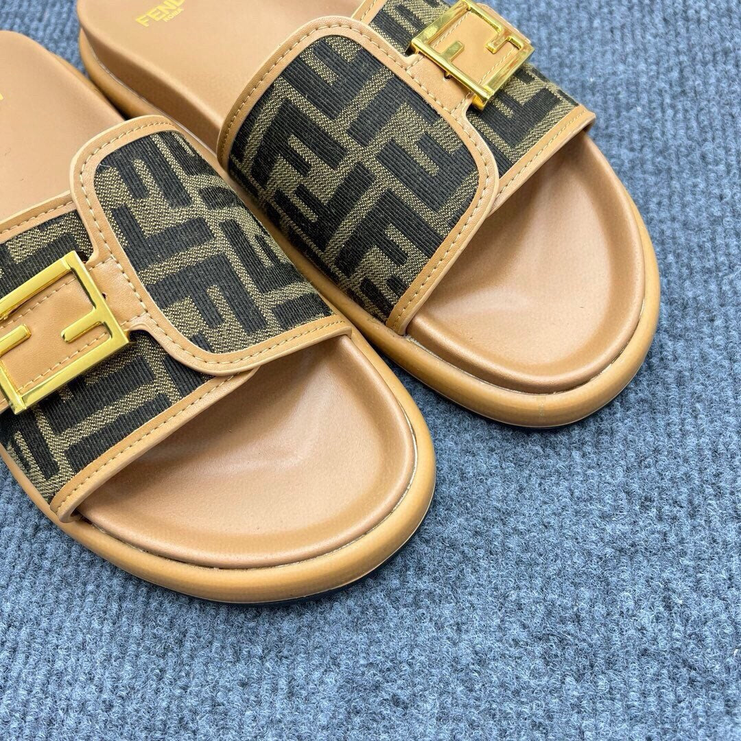 54F37ZDE Stylish slippers