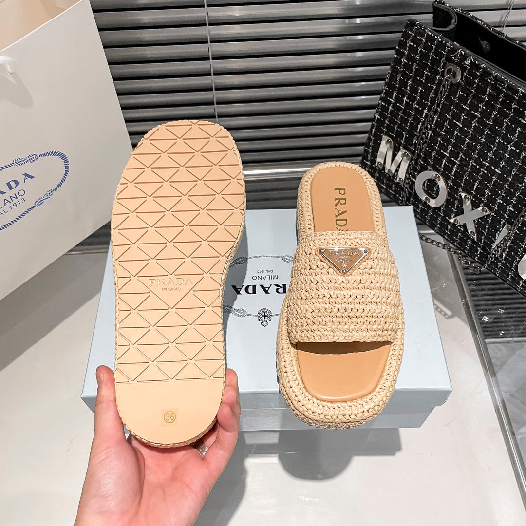 14PD21ZDE Stylish slippers