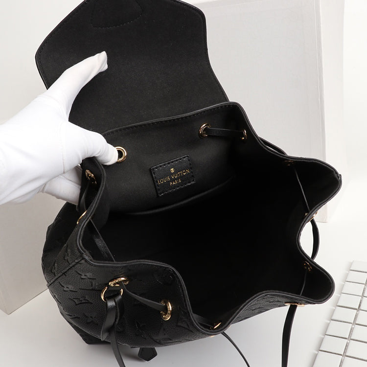 1E065BDE Stylish leather bag