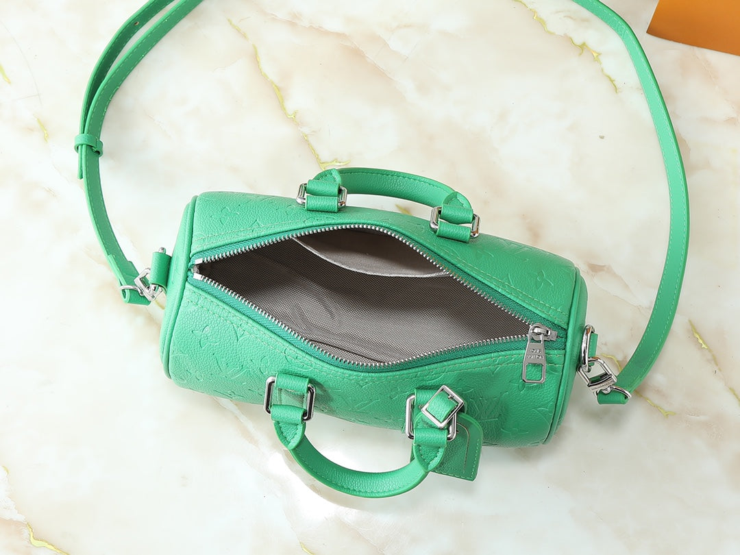 15RE51BDE Stylish leather bag