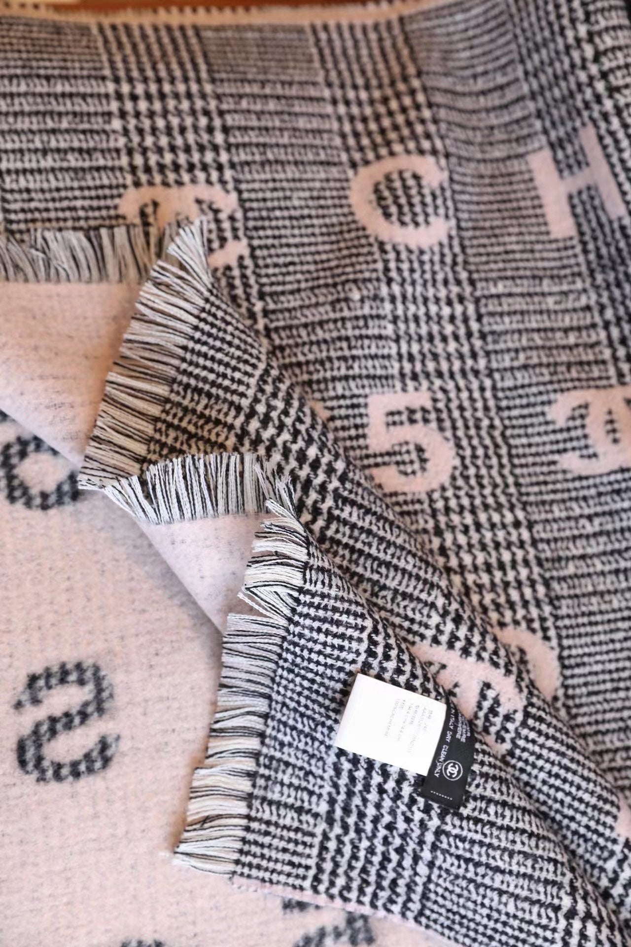 175RC50WDE Stylish Winter Scarves