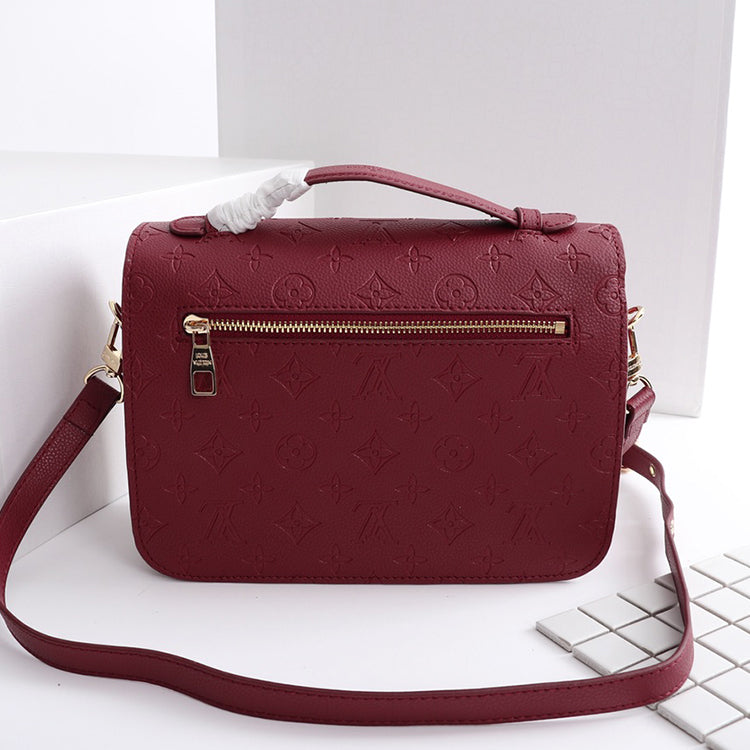 AE92BDE Stylish leather bag