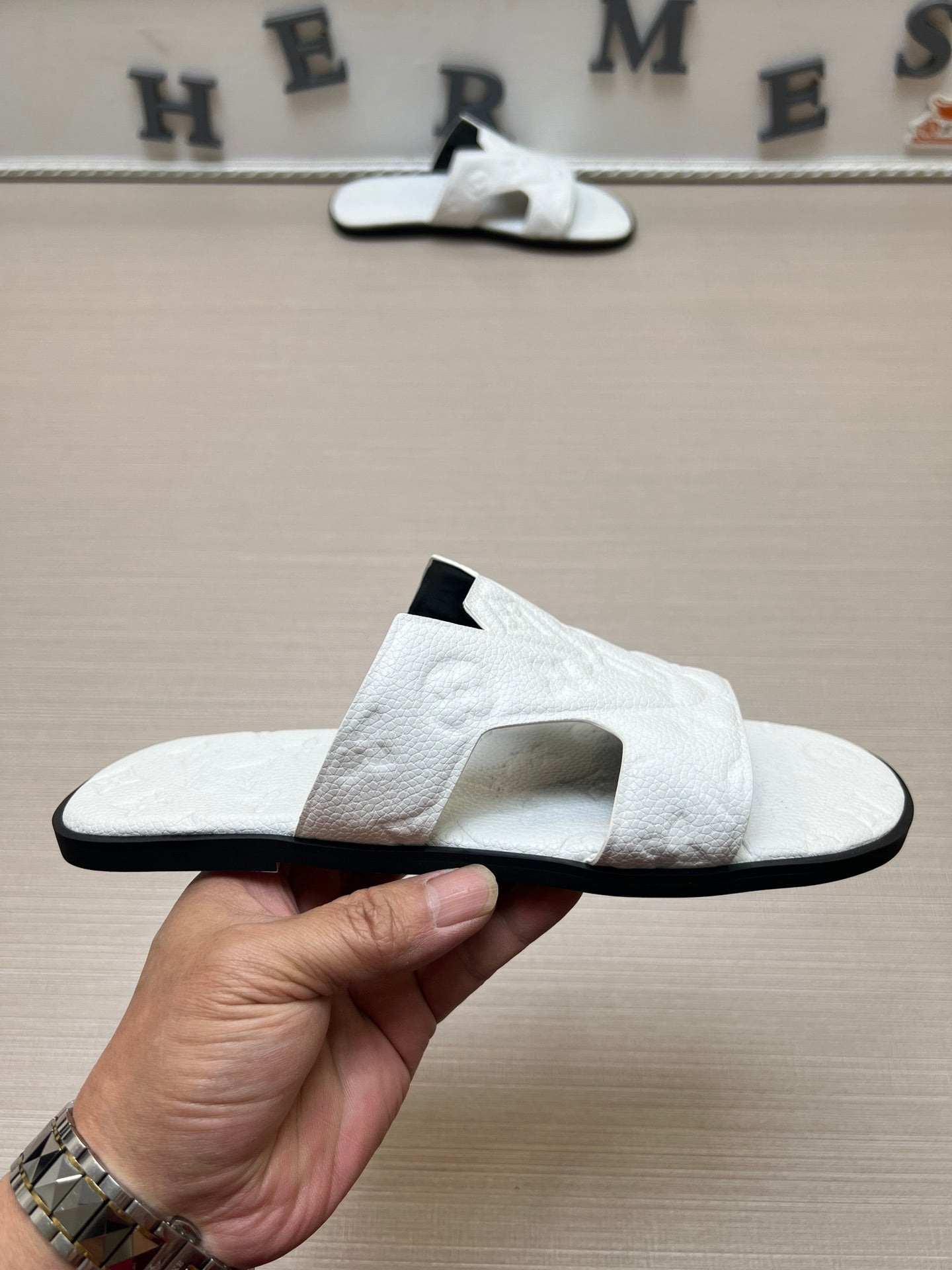 54E34ZDE Stylish slippers