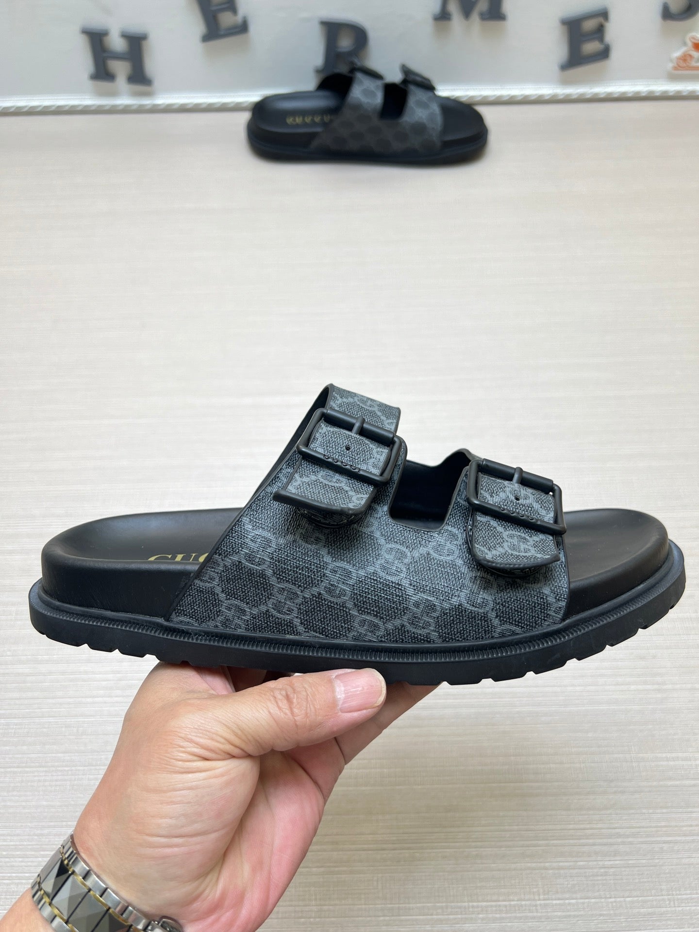 54B92ZDE Stylish slippers