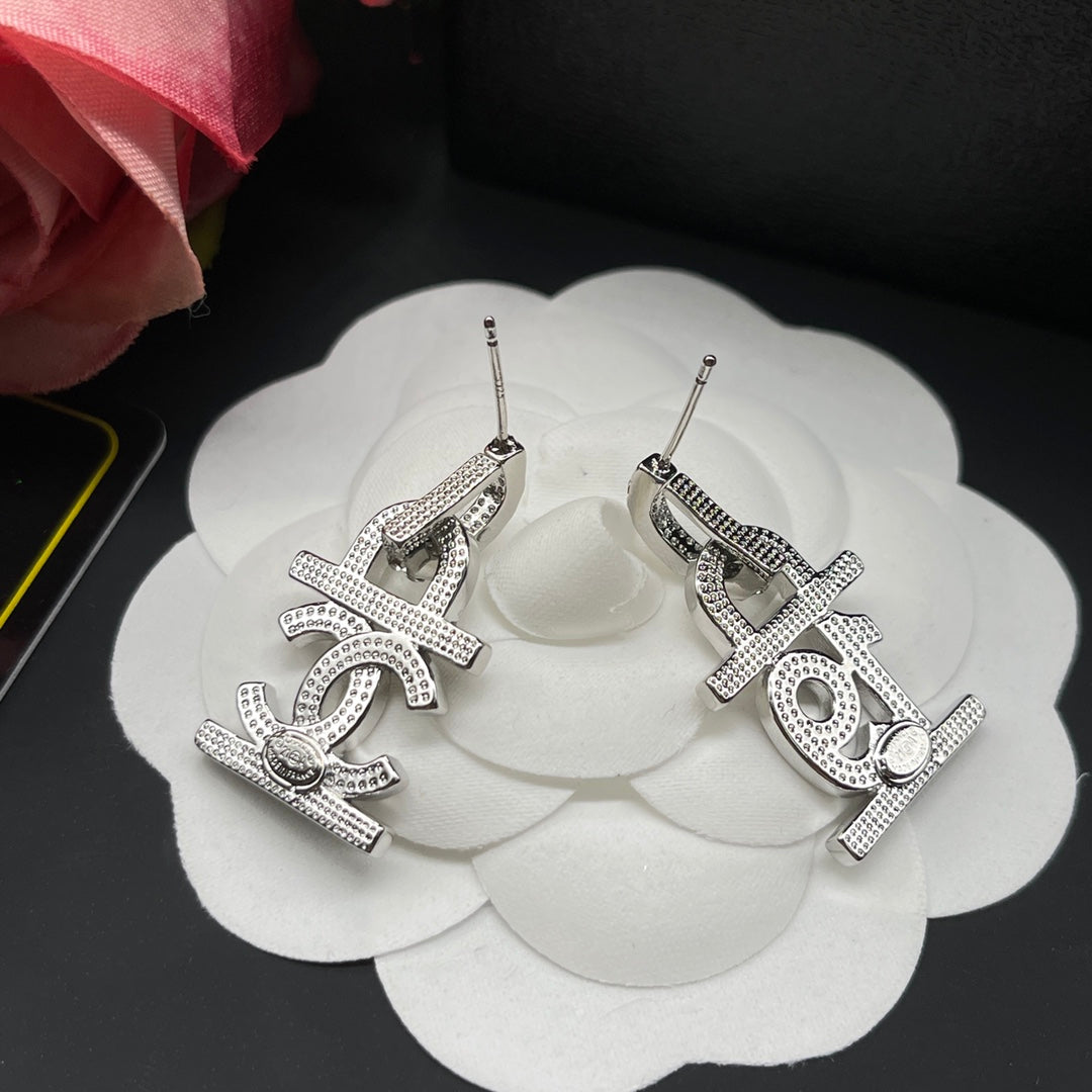 14C898EDE Stylish Earrings