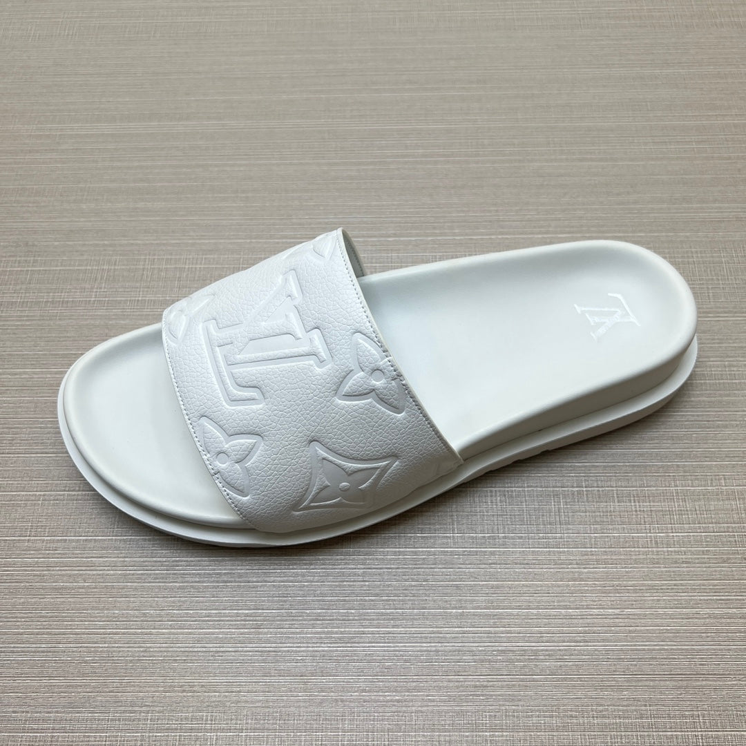 54E3ZDE Stylish slippers