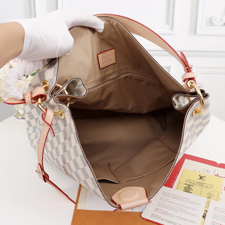 1E84BDE Stylish leather bag