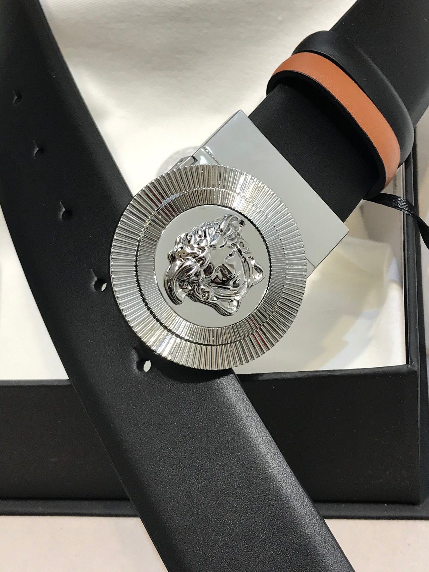 14V90PDE Stylish High quality belt With full package