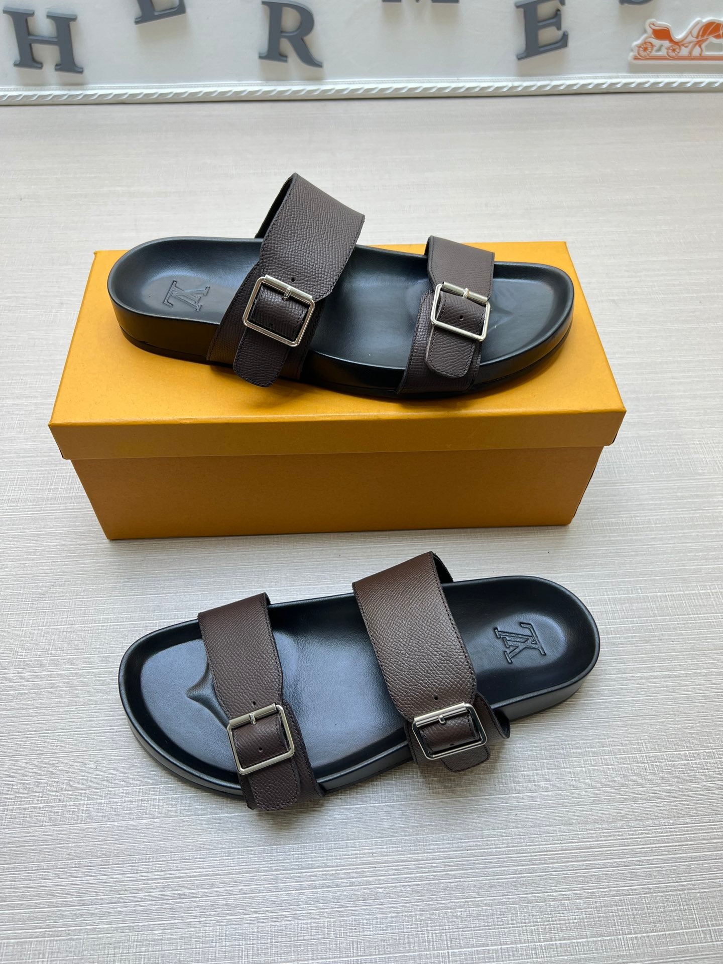 54E87ZDE Stylish slippers