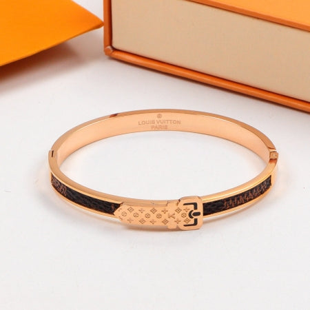 BE18KDE Stylish Bracelets
