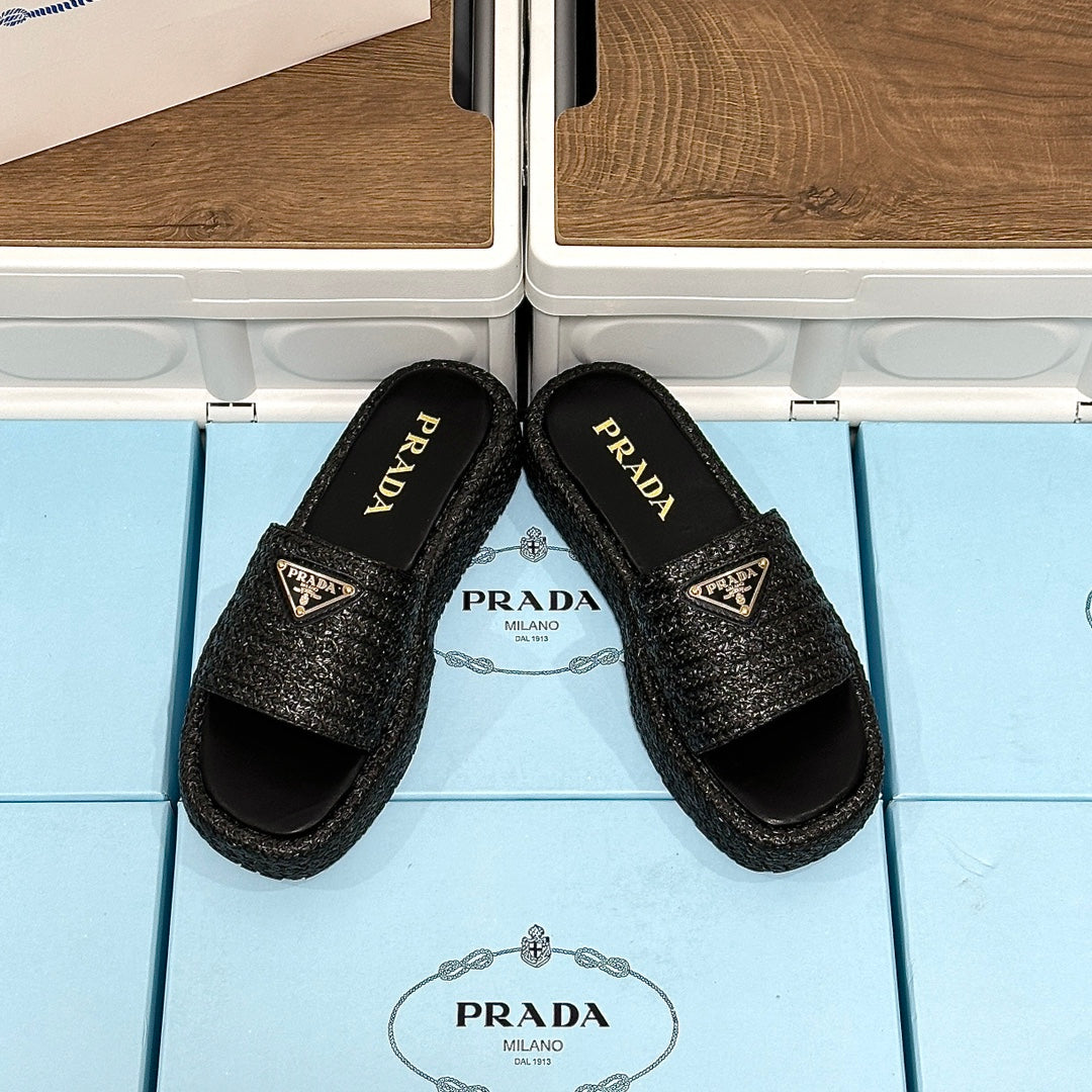 14PD23ZDE Stylish slippers
