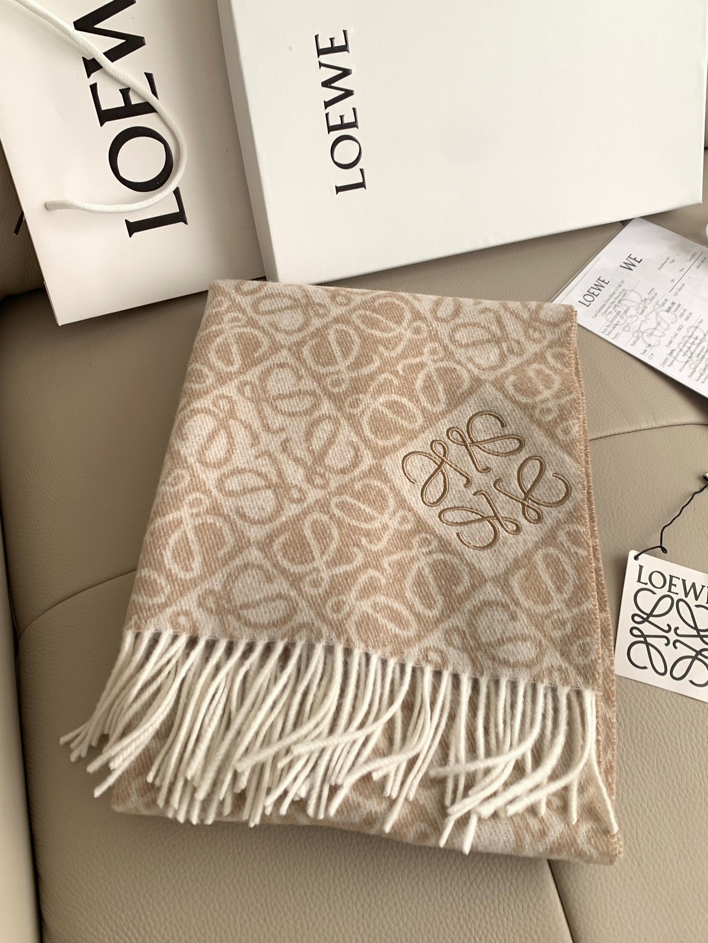 185RA64WDE Stylish Winter Scarves
