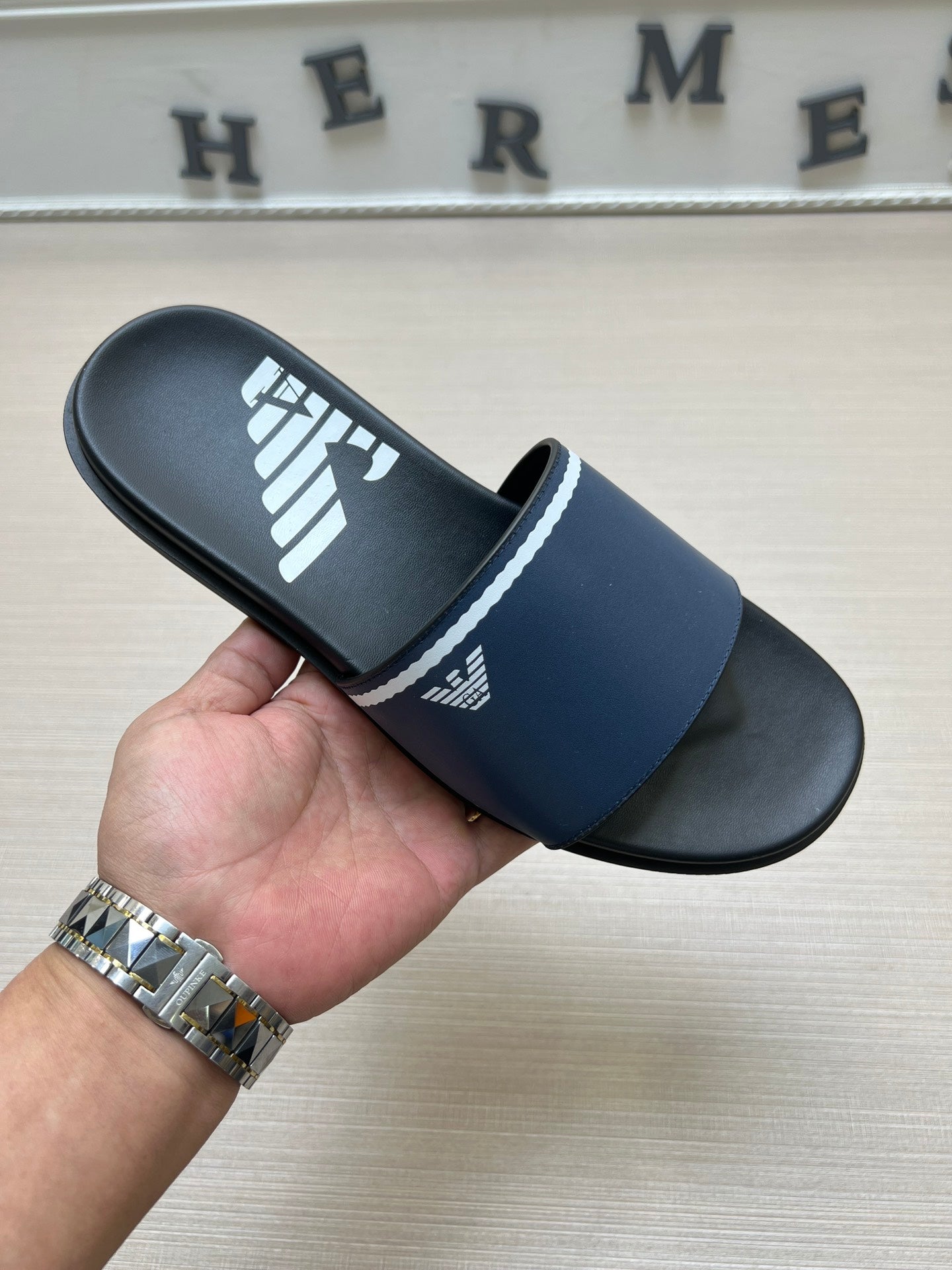54A104ZDE Stylish slippers
