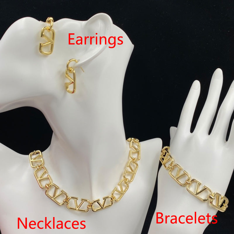 1YVL112XDE Stylish Earrings Bracelets Necklaces