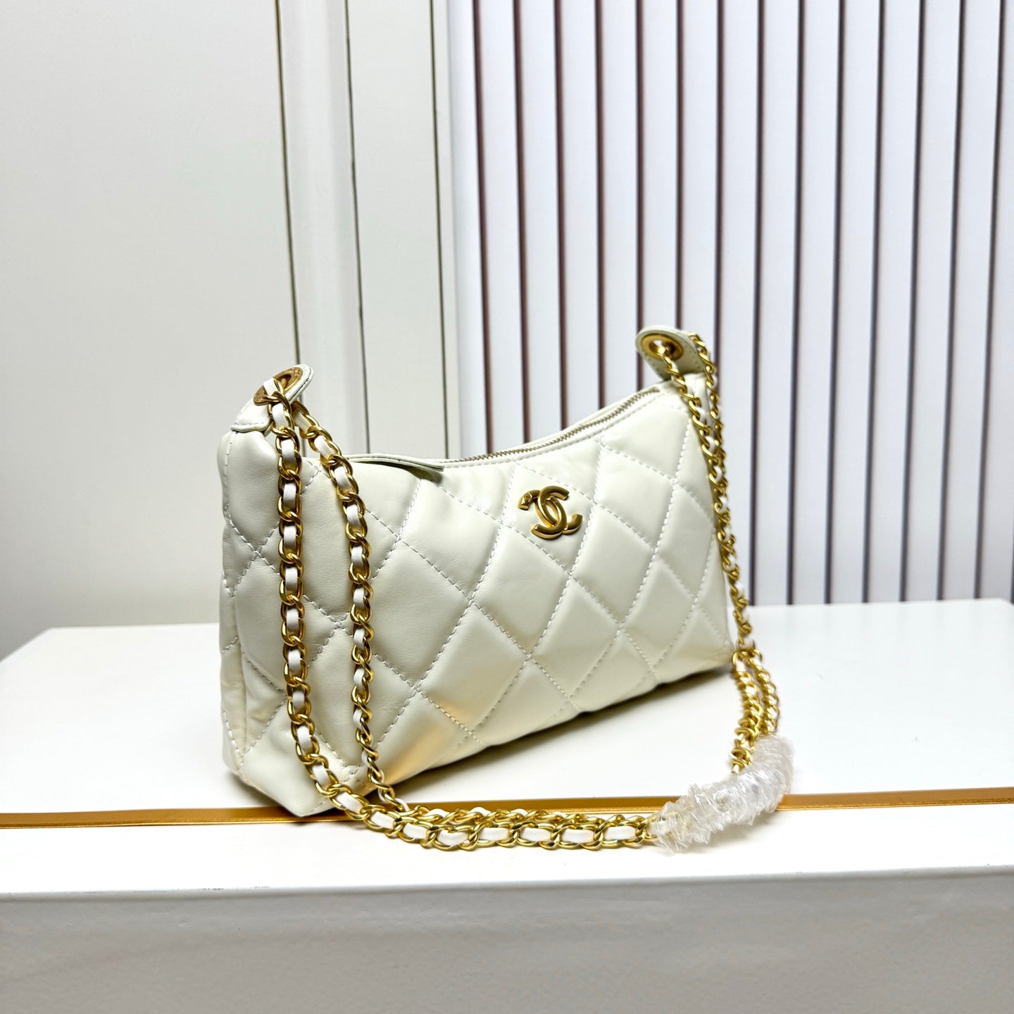 15RC14BDE Stylish leather bag