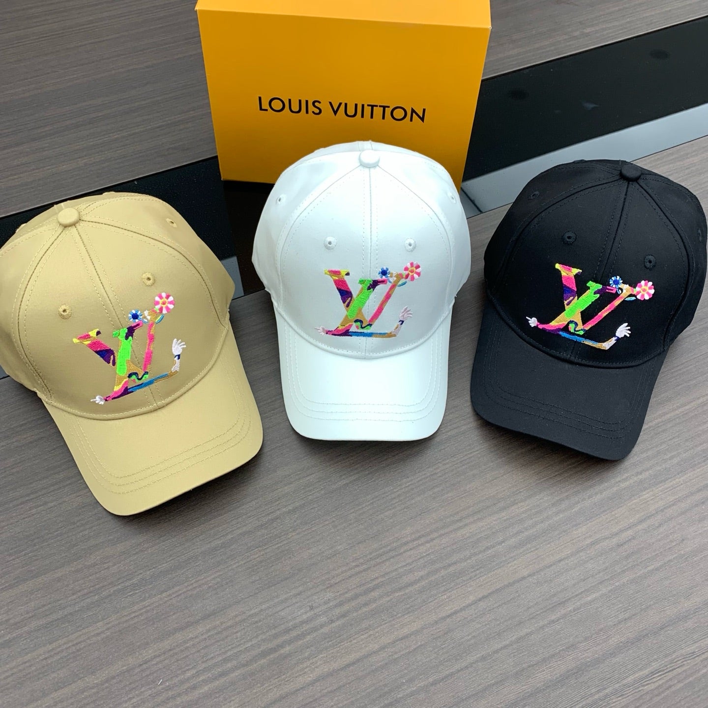 125ZE517MDE Stylish hats