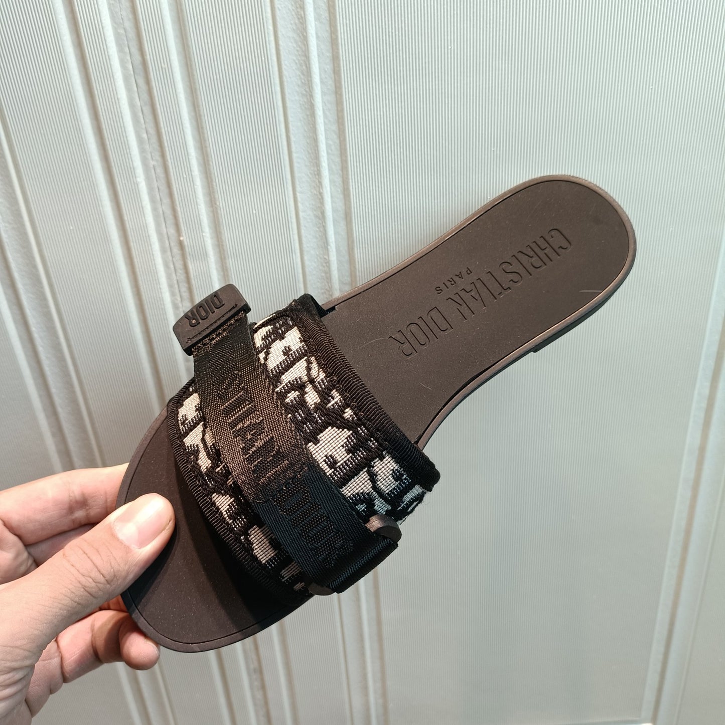 14D20ZDE Stylish Slippers