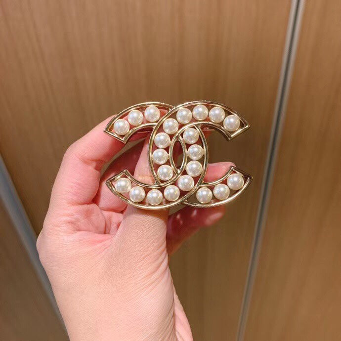 14C339XDE Stylish Brooch