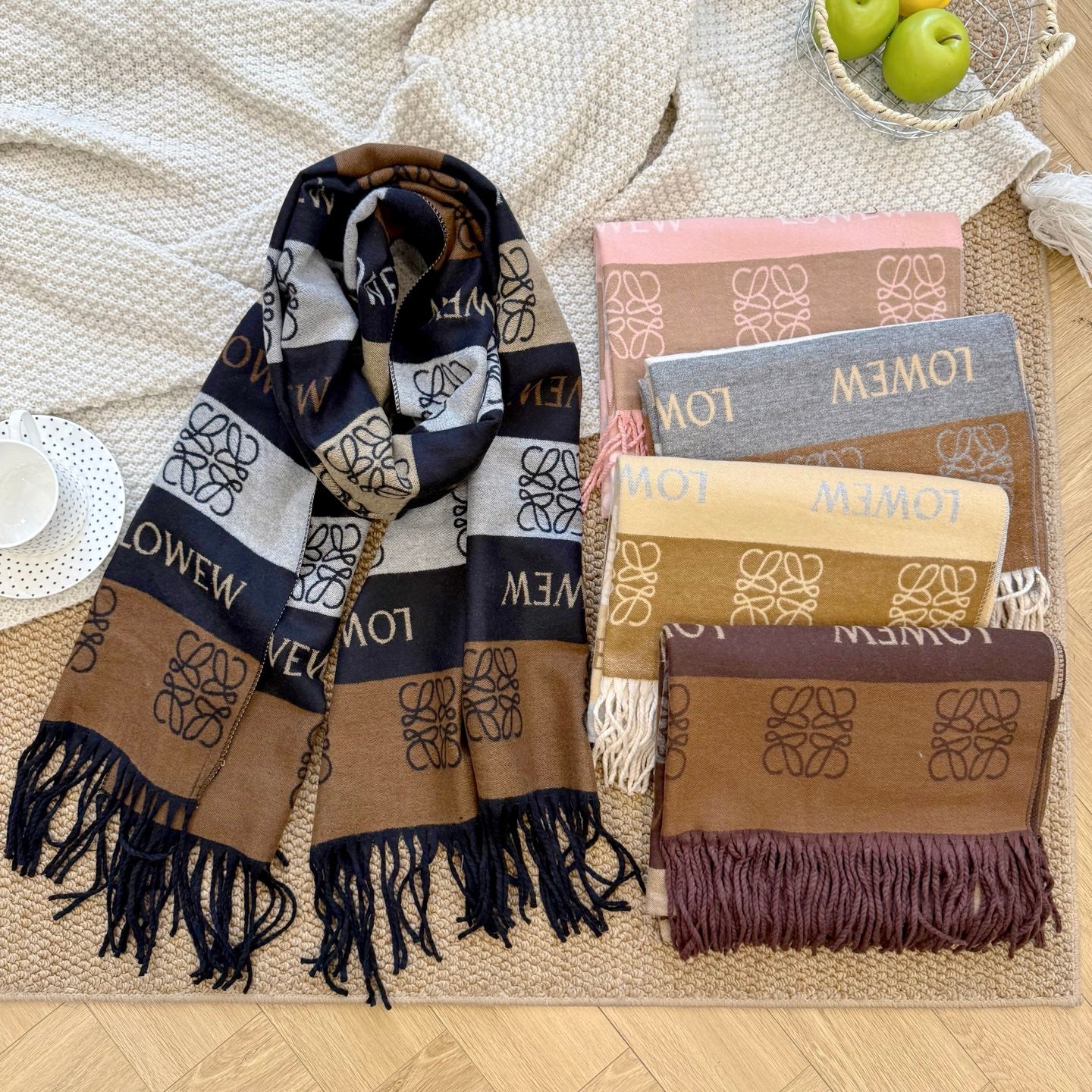 185ZA62WDE Stylish Winter Scarves