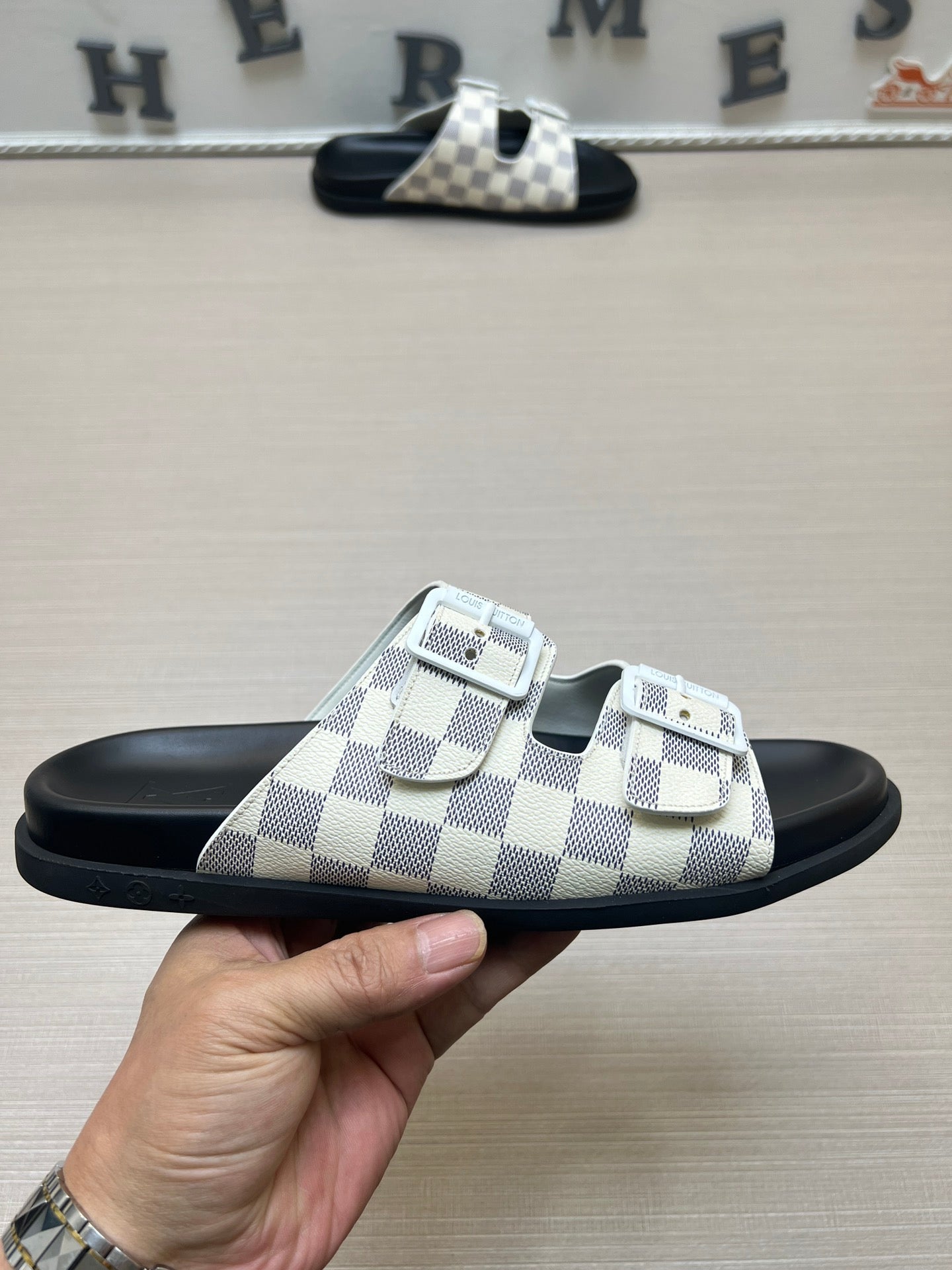 54E61ZDE Stylish slippers
