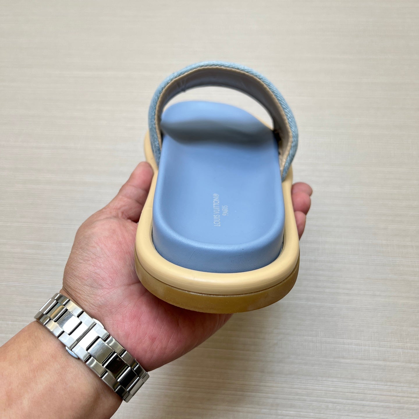 535ZE300ZDE Stylish Slippers