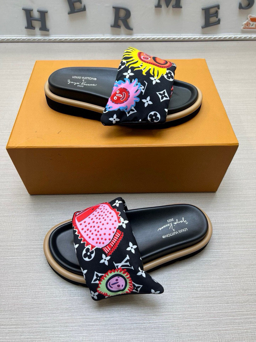 5QE11ZDE Stylish Slippers