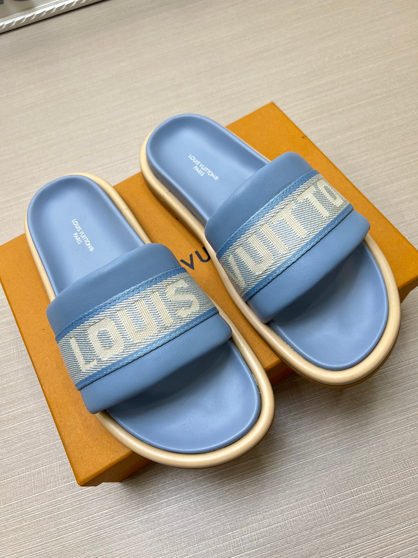 535ZE298ZDE Stylish Slippers