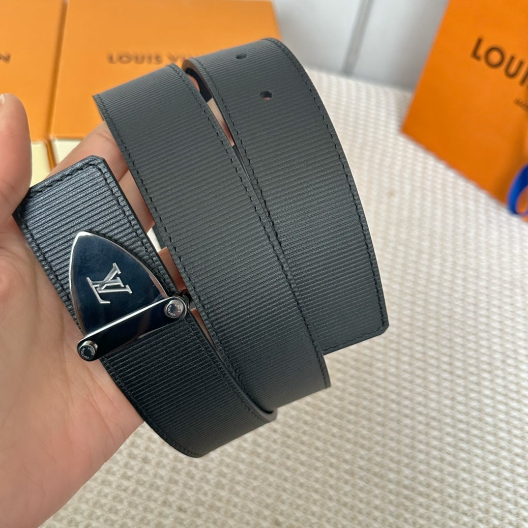 14E136PDE Stylish High quality belt With full package