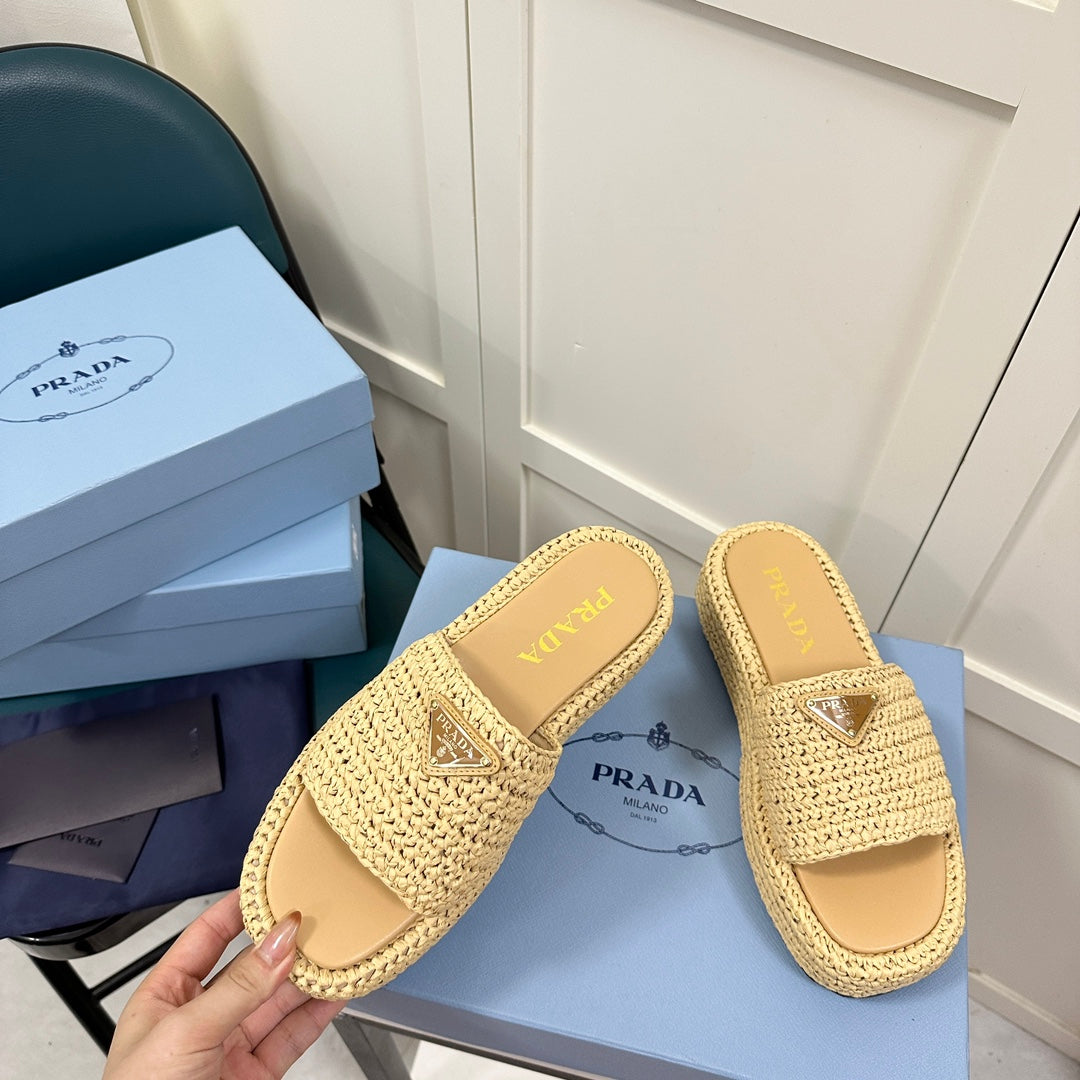 14PD27ZDE Stylish slippers