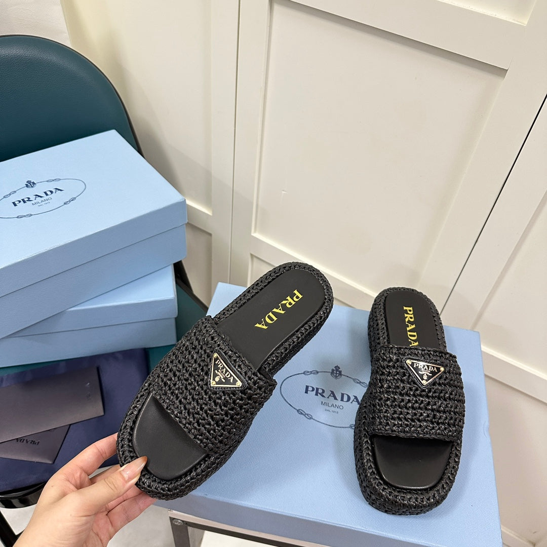14PD27ZDE Stylish slippers