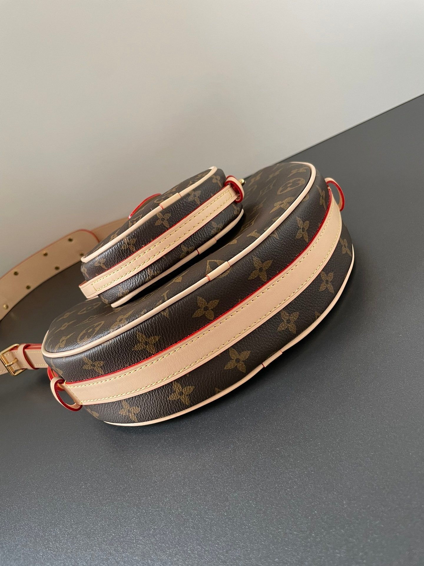 2XE298BDE Stylish leather bag