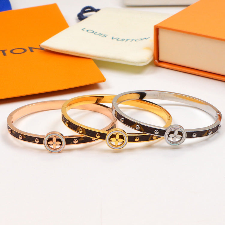 2E13KDE Stylish Bracelets