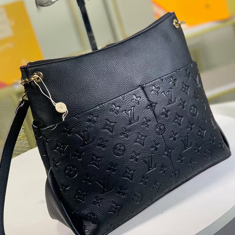 2E70BDE Stylish leather bag