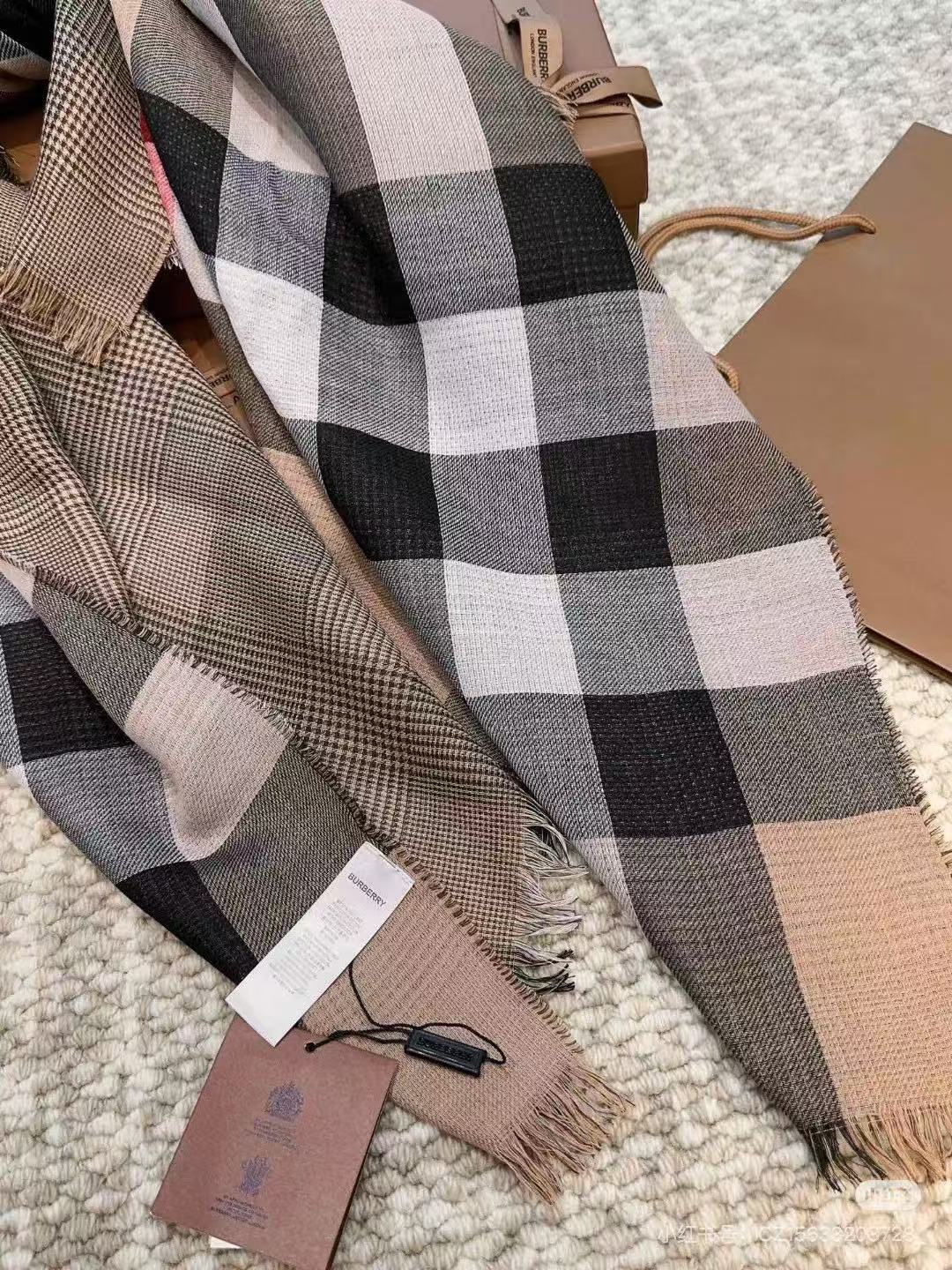 175RR6WDE Stylish Winter Scarves