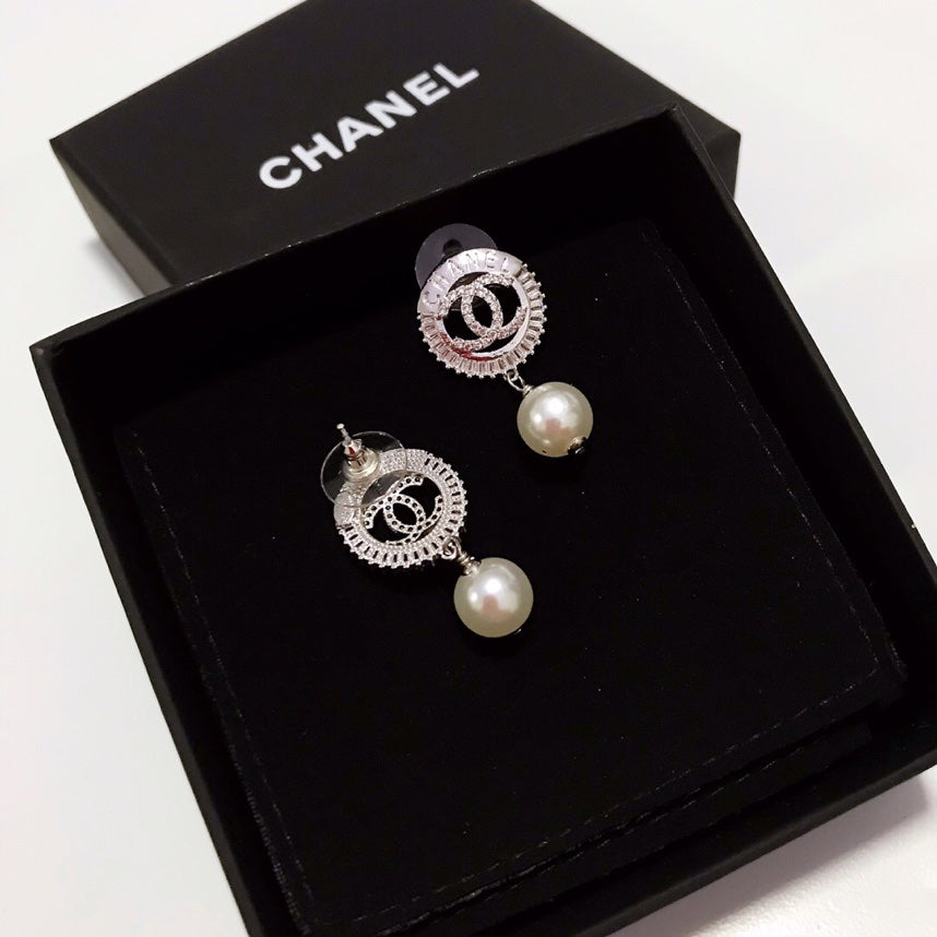 14C792EDE Stylish Earrings