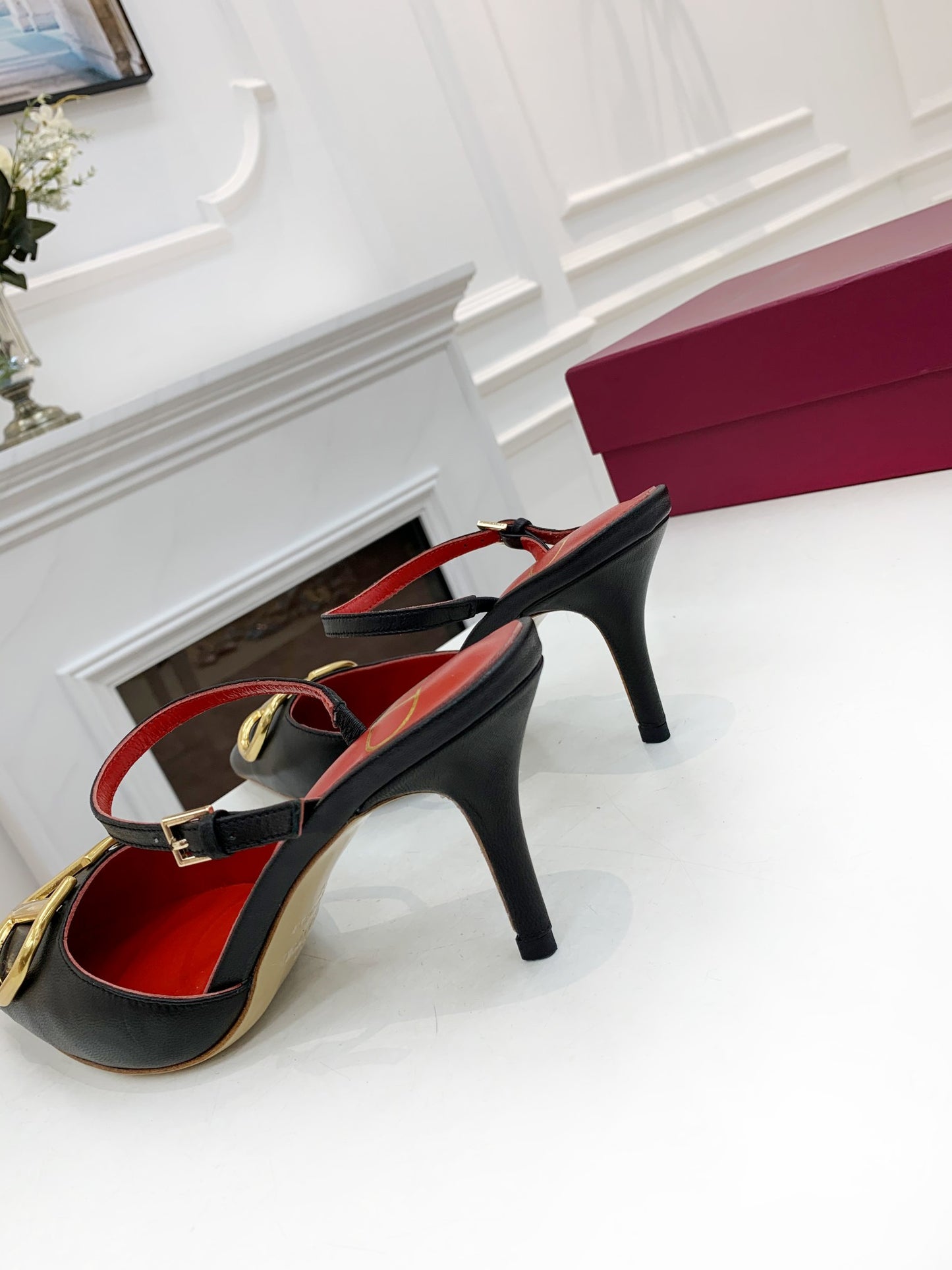2YVL28ZDE Stylish leather High heels