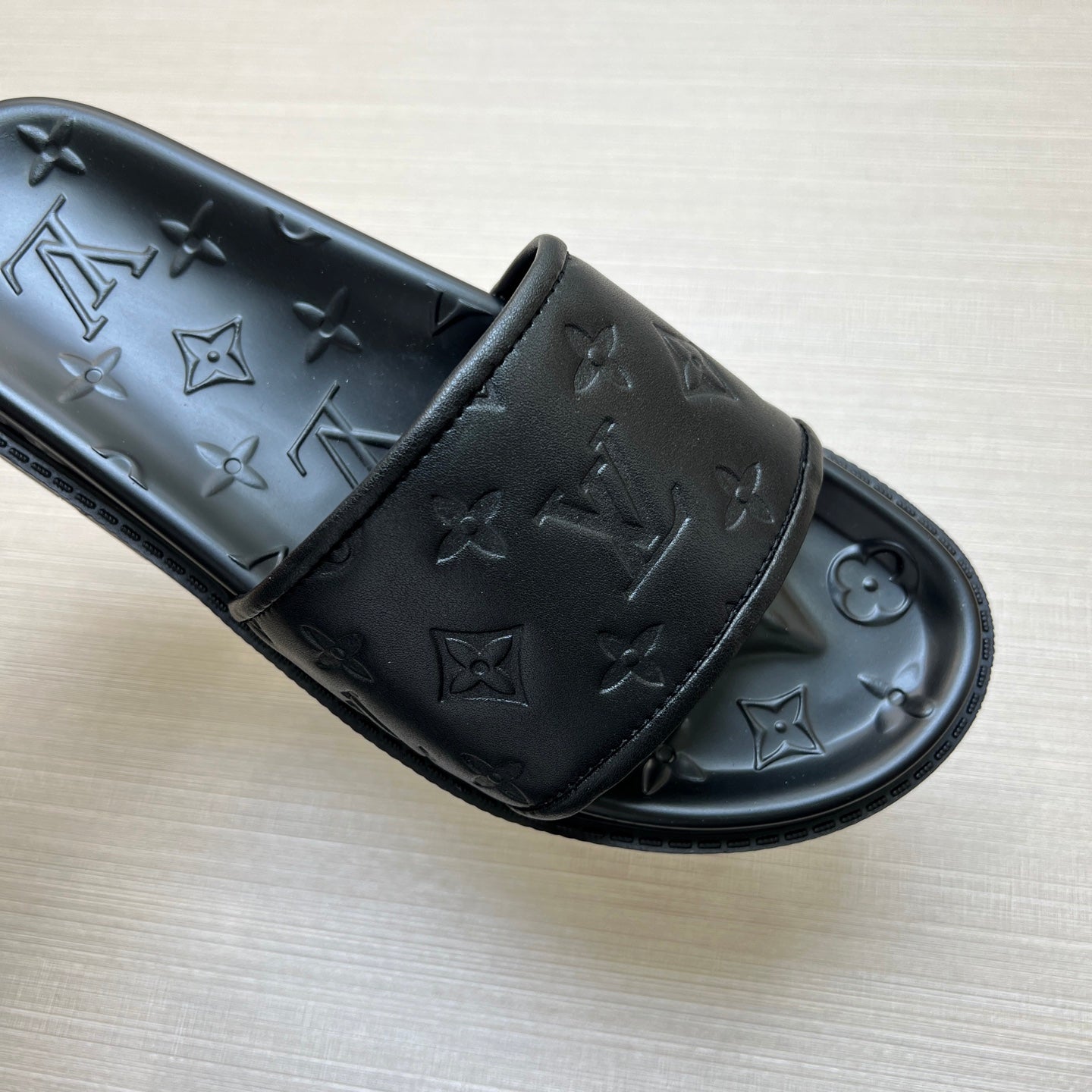 535ZE304ZDE Stylish Slippers