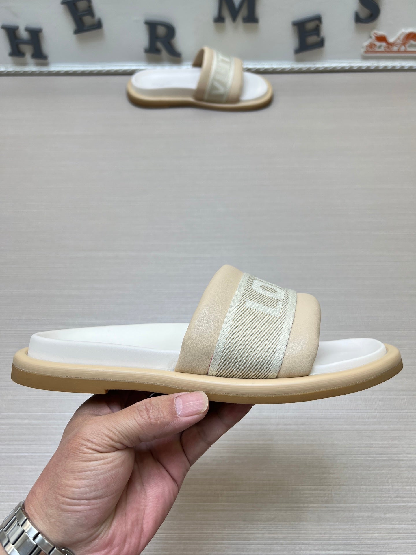 535ZE299ZDE Stylish Slippers