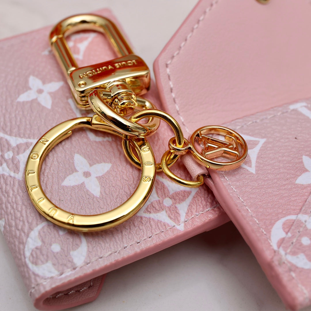 1E2ADE Stylish Keychains