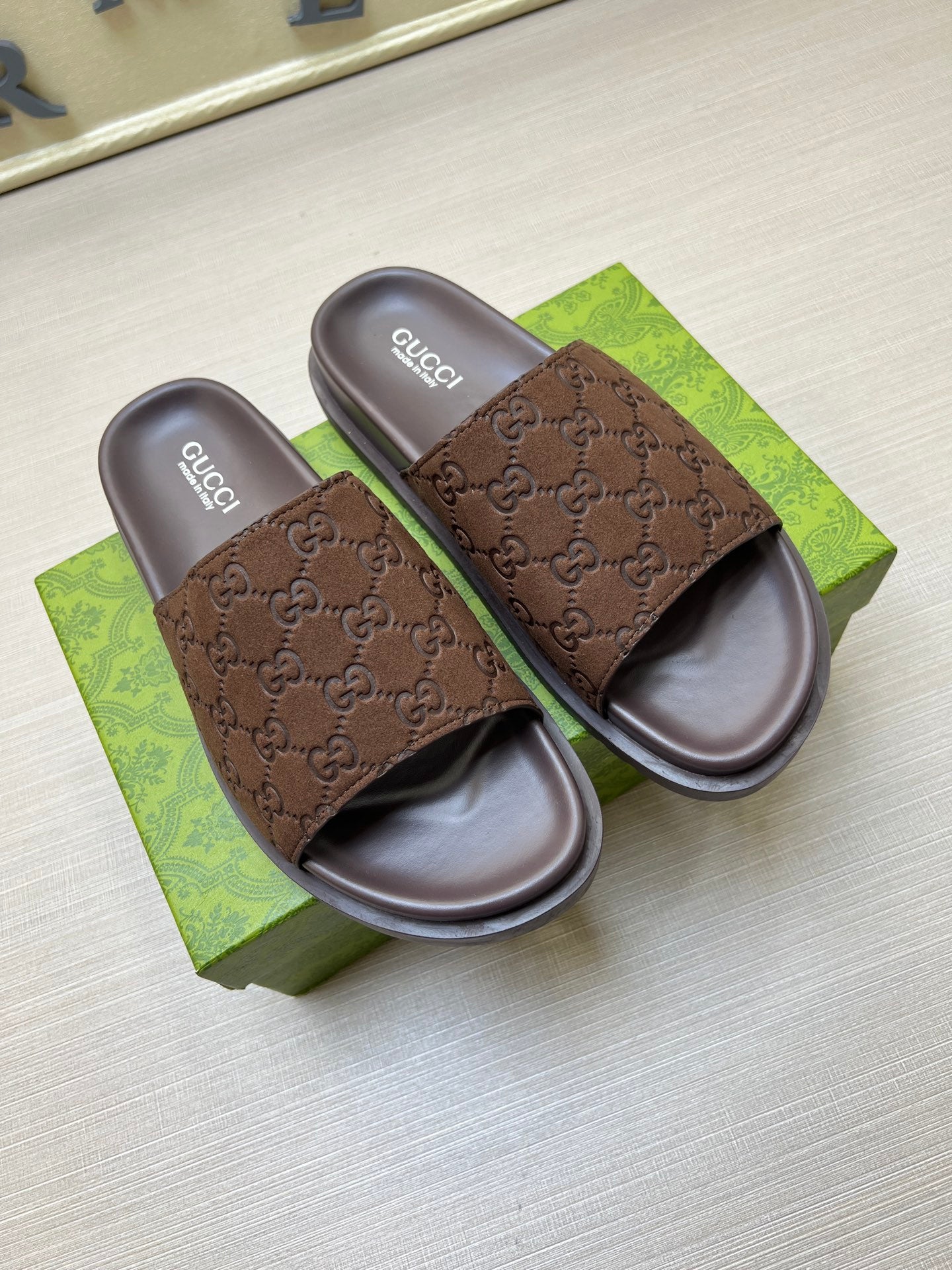 5QB15ZDE Stylish Slippers