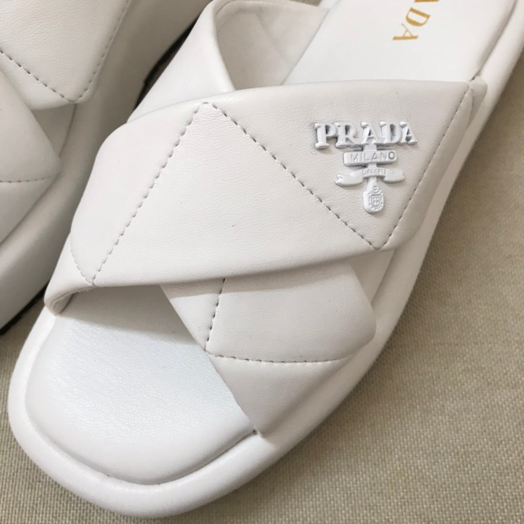 14PD25ZDE Stylish slippers