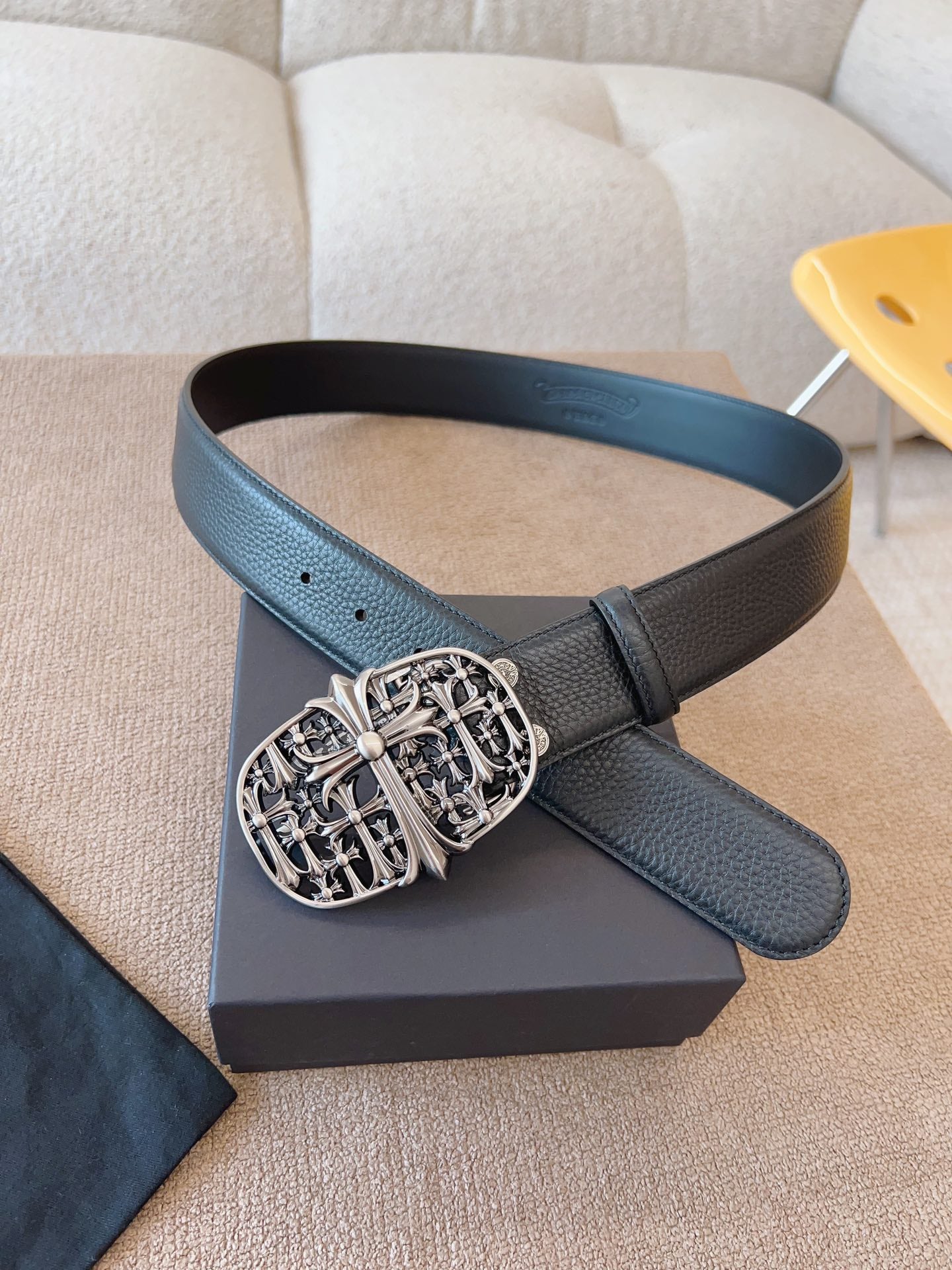 255RA14PDE Stylish High quality belt With full package