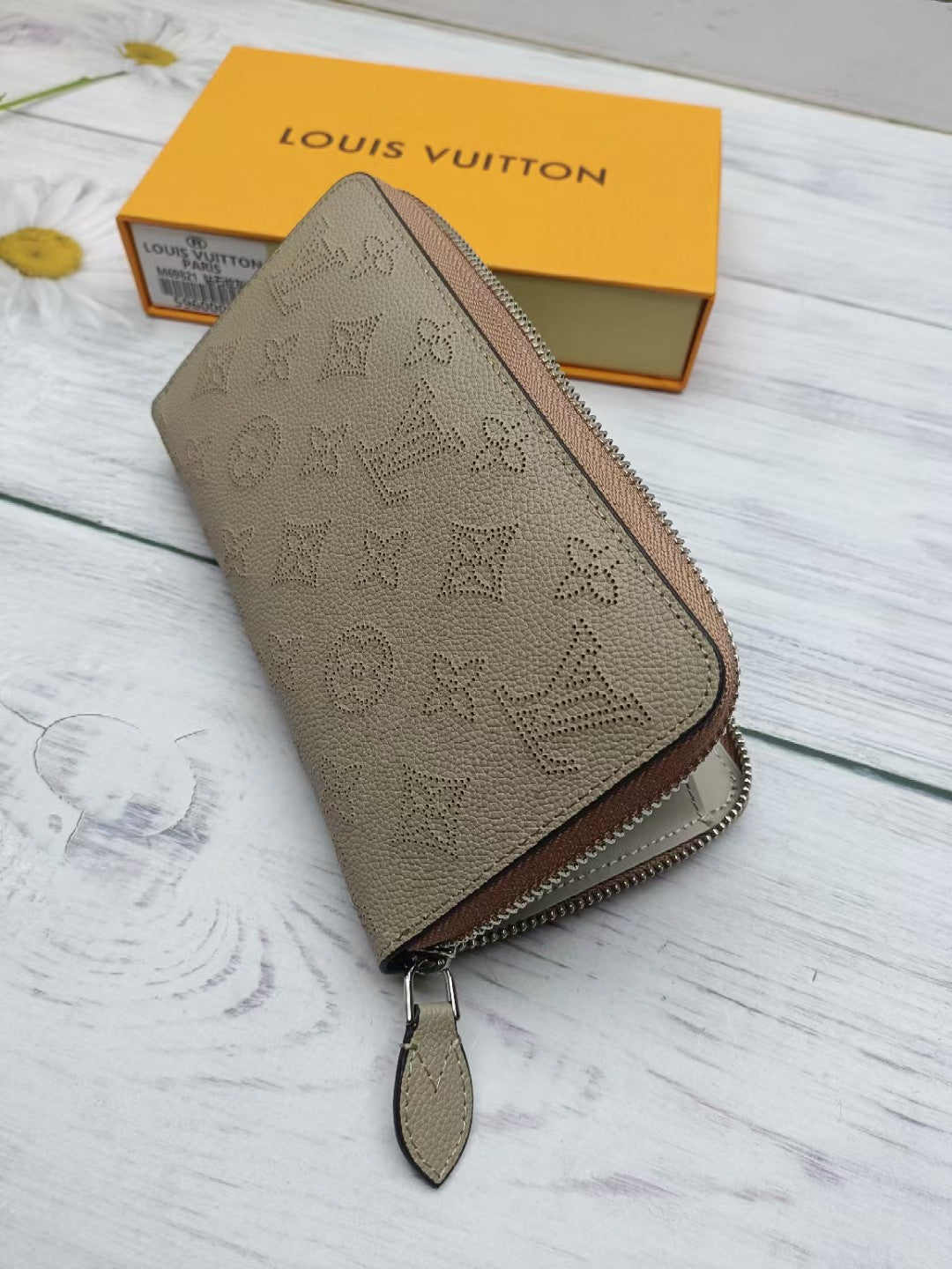 1XE102BDE Stylish leather wallets