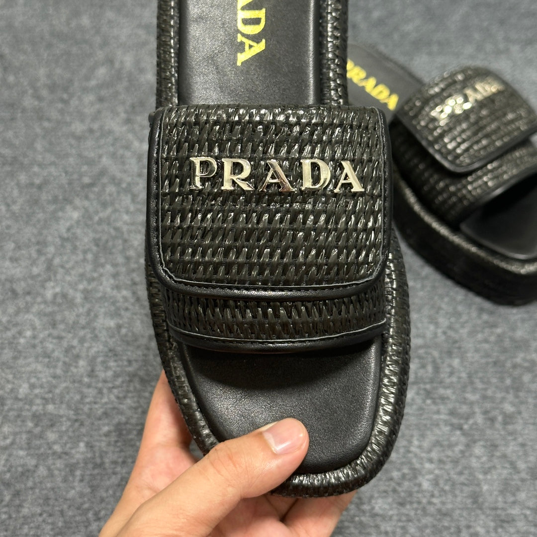 14PD24ZDE Stylish slippers
