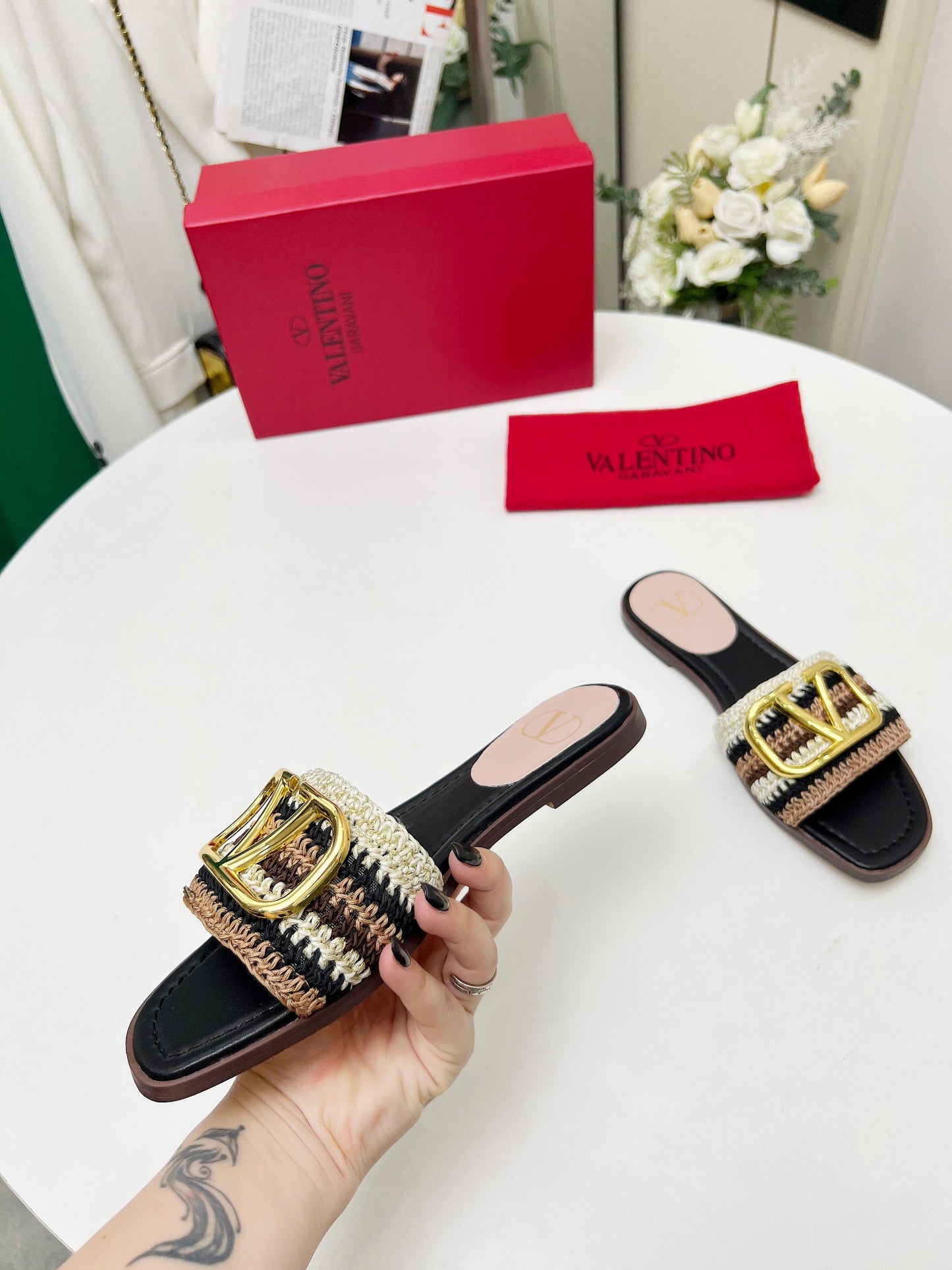 255QVL31ZDE Stylish leather Slippers