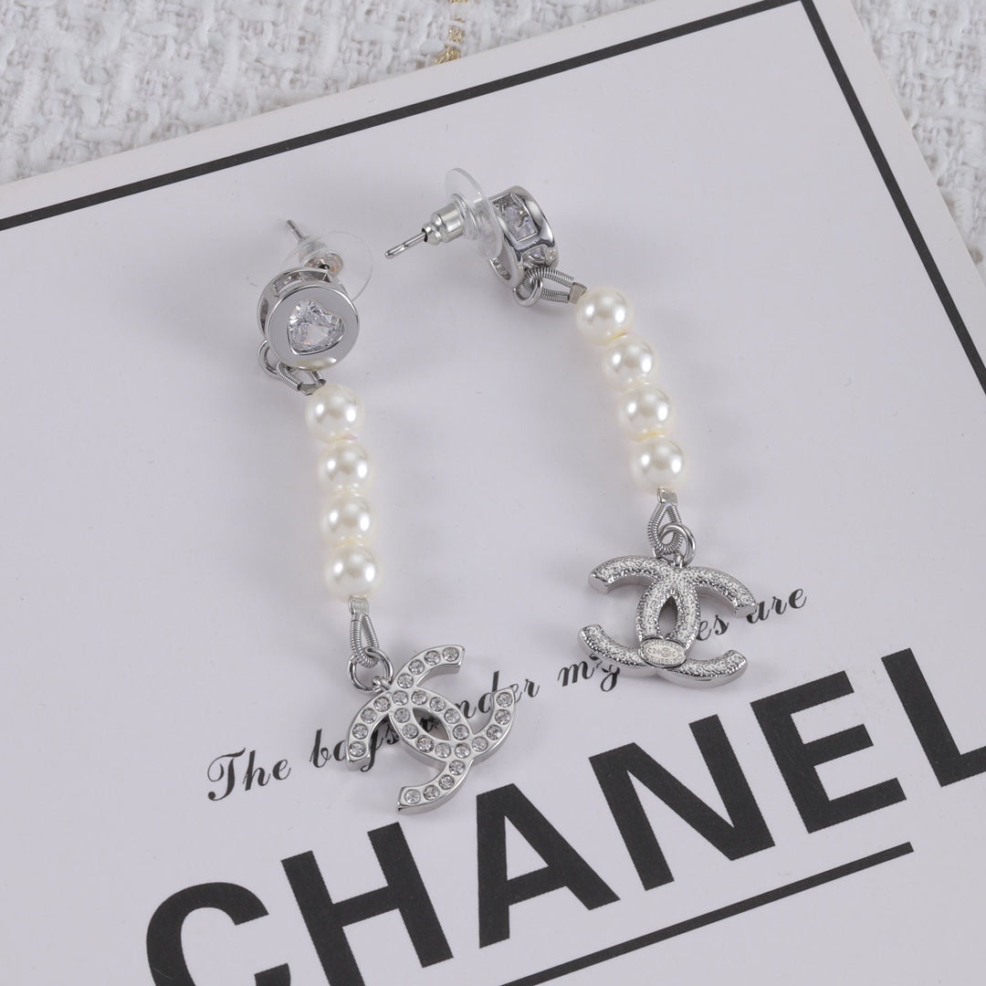 14C688EDE Stylish Earrings