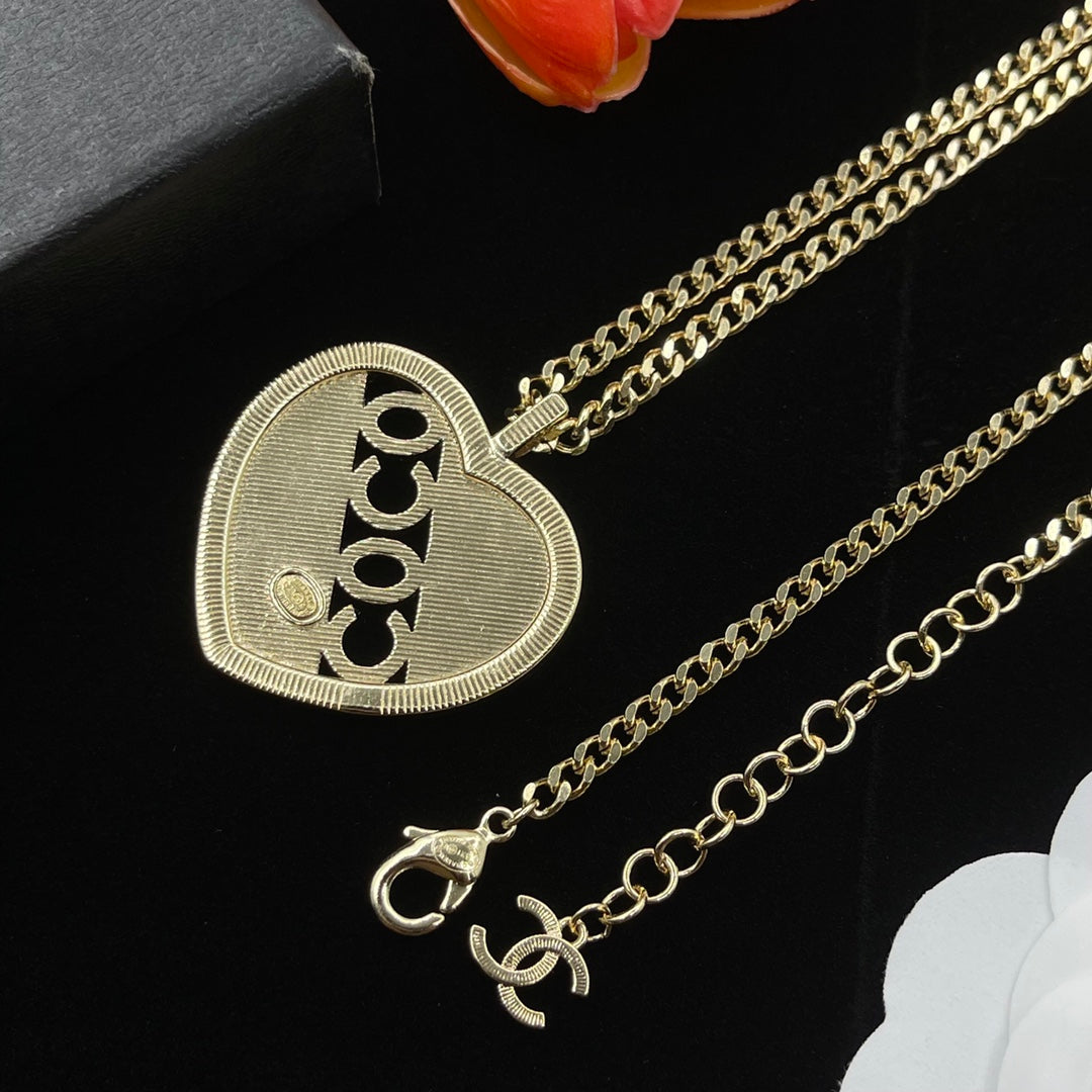 14C922XDE Stylish Necklaces