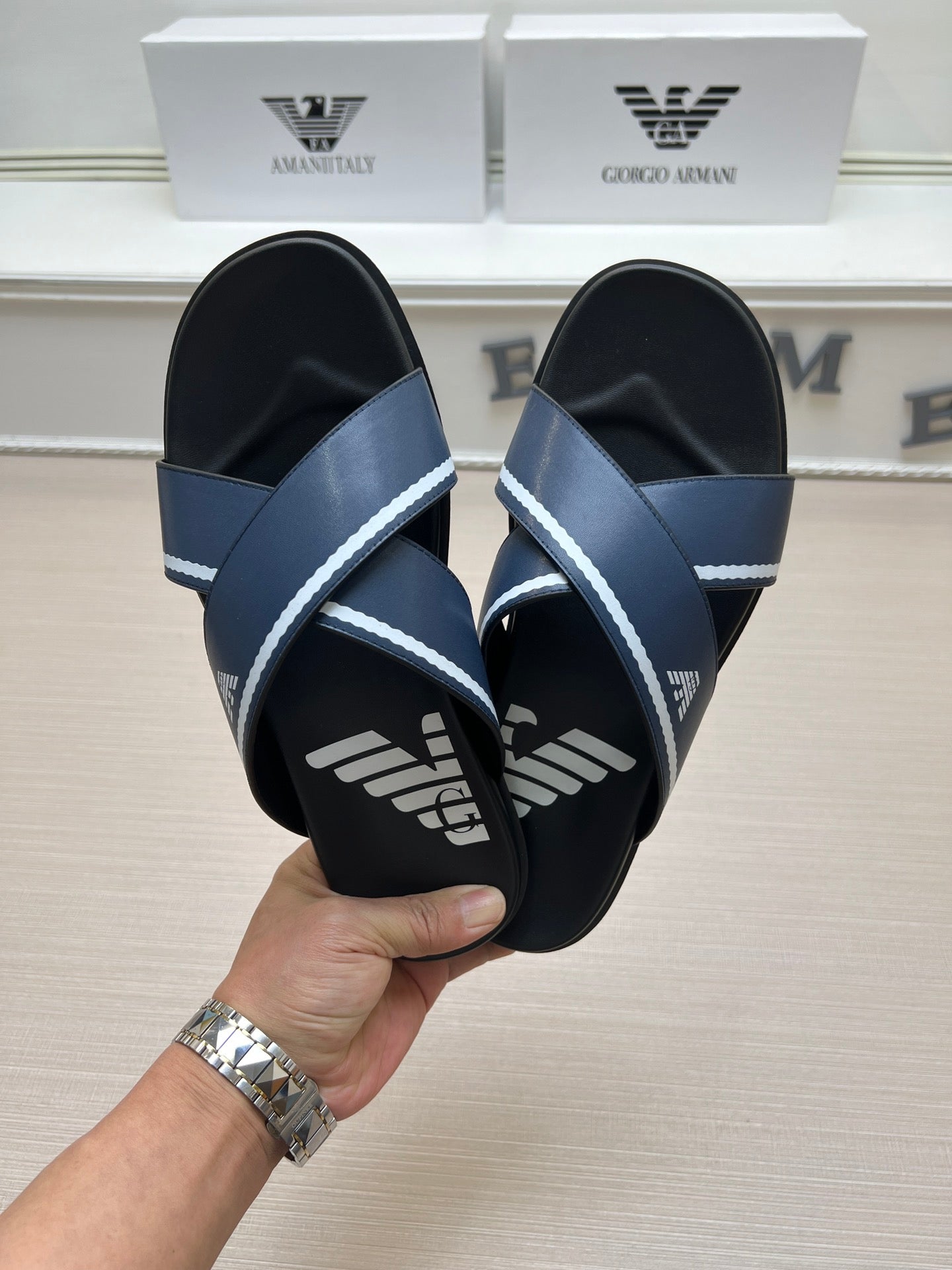 54A104ZDE Stylish slippers