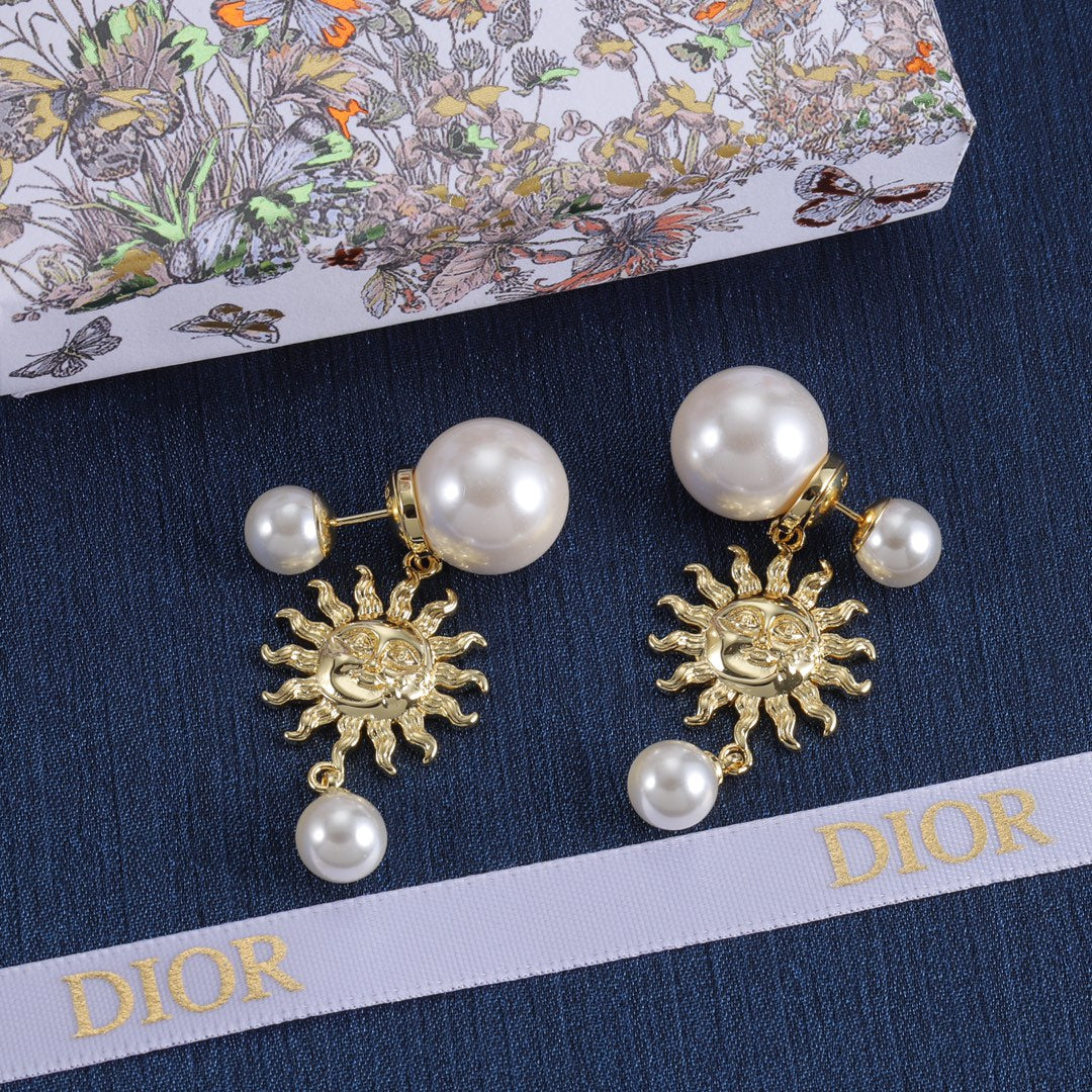 14D587EDE Stylish Earrings