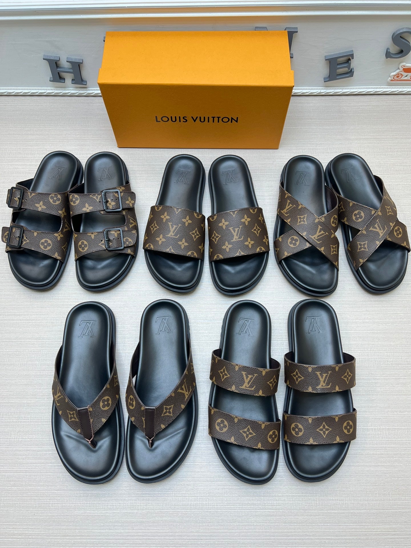 54E57ZDE Stylish slippers